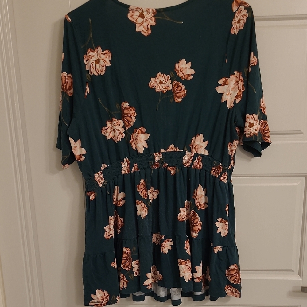 Torrid Floral Green Women's Top - Picture 6 of 6